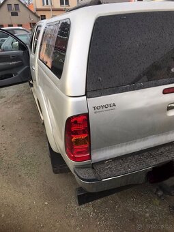 Toyota HILUX - 8