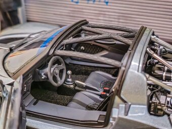 Henessey Venom 1:18 Autoart Signature - 8