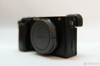 Sony Alpha A6400 – tělo s příslušenstvím - 8