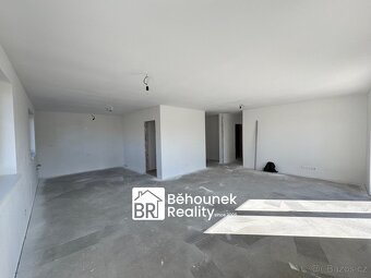 Nový RD, velká zahrada, tepelné čerpadlo a fotovoltaická el. - 8