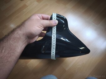 Klín/spoiler pod motor. - 8