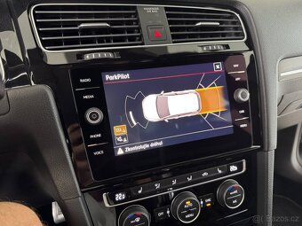 Volkswagen Golf  2,0 TSi DSG 180kW GTI Virtual Assist - 8