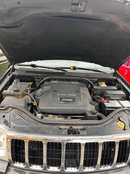 Jeep Grand Cherokee - 8