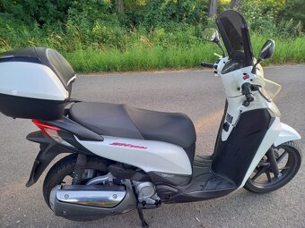 Honda SH 300 - 8