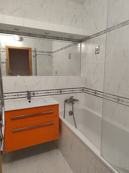 Byt 3+1 se zaskl.lodžií a sklepem - 8