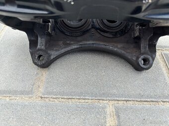 Brzdiče Brembo Subaru - přední - 8