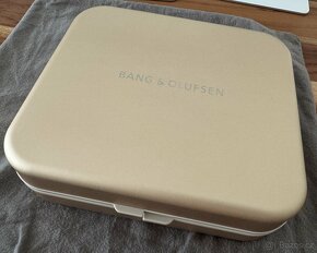 Bang & Olufsen Beoplay H95 zlatá - jako nové - 8