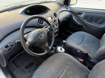 TOYOTA YARIS 1.0 VVTI AUTOMATICKÁ PŘEVODOVKA - 8