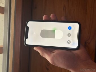 iPhone Xr 64gb 90% baterie - 8