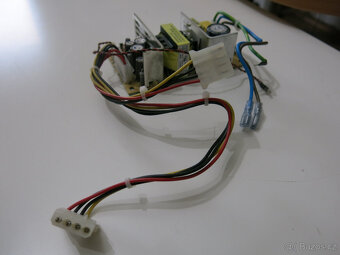 Custom PC zdroj ze zrušeného projektu 100-240V na 2x Molex - 8