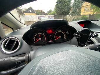 Ford Fiesta - 8