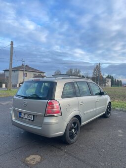 Sedmimístná Zafira - 8