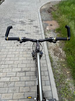 Trekové kolo Pells s karbonovým rámem - 8