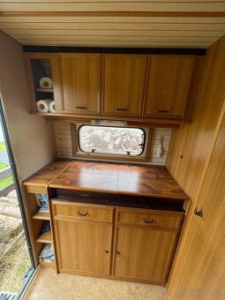 Obytný Karavan - 8