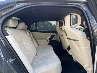BMW M760e xDrive I.majitel M- Paket v záruce 3/2028 - 8
