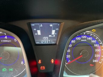 Hyundai ix20 - 8
