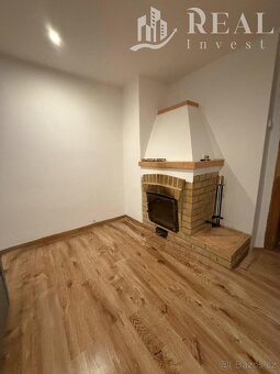 Pronájem atypického bytu 4+1, v rodinném domě se zahradou v  - 8