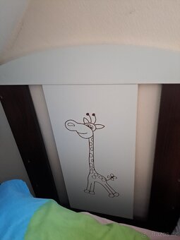 Dětská postýlka s matraci a uzavřeným šuplikem - 8