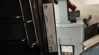 Vestavná trouba AEG - 8