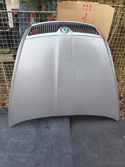 Skoda Octavia 2 - přední kapota - 8