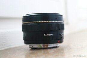 Prodám objektiv Canon 50 F1.4 v krásném stavu - 8