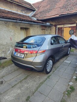 Honda Civic 1.4 benzin - 8