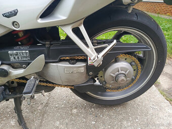Honda VFR 800 Fi - 8