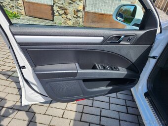 Škoda Superb II face Combi 2,0 TDi 125kW DSG 4x4 2014 Busine - 8