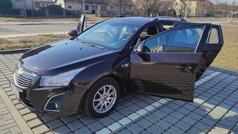 Prodám Chevrolet Cruze, 2,0 VCDi, kombi - ZLEVNĚNO - 8