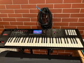 Yamaha Dgx670 a dalsi klavesy..Yamaha - 8