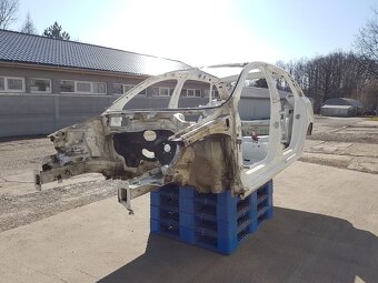 Výřez karoserie Škoda Rapid Spaceback, již rozřezáno, LEVNĚ - 8