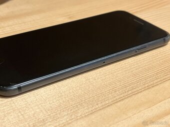 Apple iPhone 8, 64 GB - 8