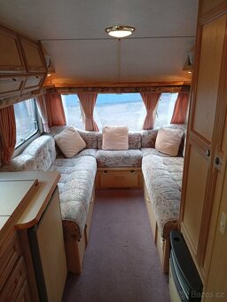 AKCE Luxusní karavan GENIUS Coachman, palandy, předs - 8