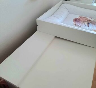 Nástavec na komodu s přebalovacím pultem - 8