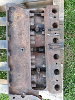 Motor a převodovka Ford T - 8