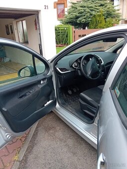 Peugeot 207 - 8