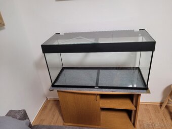AKVARIUM  . - 8