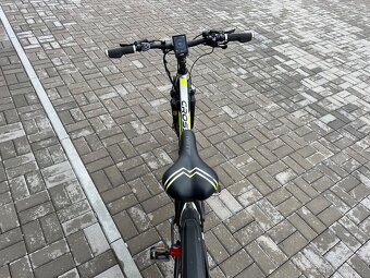 28" VÝKONNÉ TREKINGOVÉ, málo jeté, po servisu, 45km/h - 8