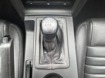 Ford Mustang 5.4 GT 500 SHELBY 335kW Manuál 33 107 Km Xenony - 8