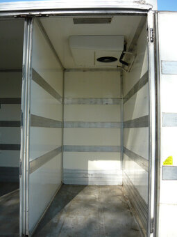 FIAT DUCATO 2.3 JTD CHLADÁK 8 PALET - 8