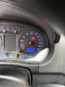 Volkswagen Polo 1.2 klima 5 dveři - 8