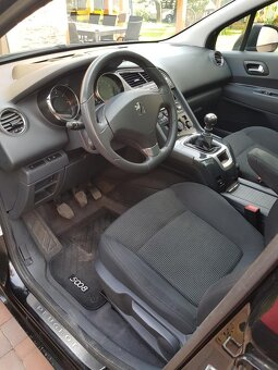 Peugeot 5008 - 8