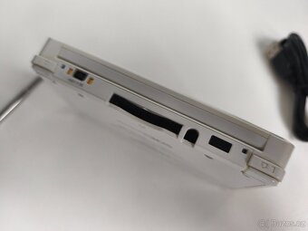 Nintendo 3DS Ice White + homebrew hack a 64GB karta - 8