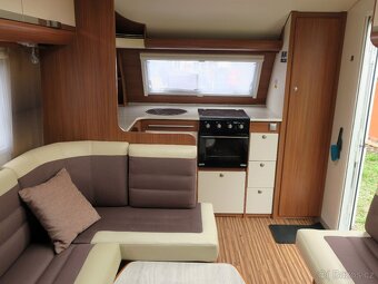 Prodám Karavan Adria Adora 613HT Klimatizace + předstan - 8