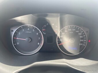 Hyundai i20, Family Go, 1,2i 63 kW - 8