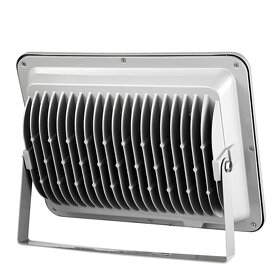 LED reflektor (halogen,lampa,světlo). - 8