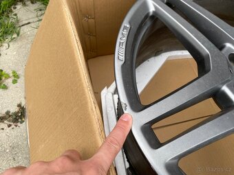 Prodám originální dvourozměr sadu disků Mercedes AMG R20 - 8