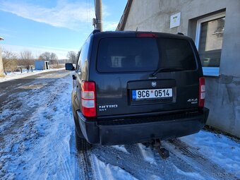 Dodge Nitro - 8