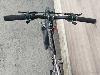 Horské kolo Specialized Stumpjumper M4 stříbrná - 8