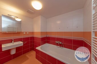 Pronájem bytu 3+kk 93 m² + balkon, parkovací stání - 8